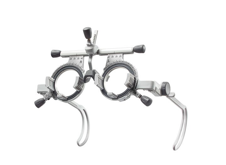 UB6 Measuring  glasses for manual refraction.