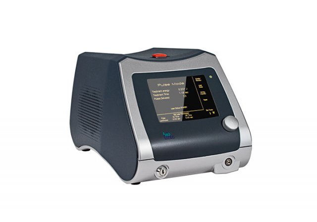 Modularly assembled medical laser used in phlebology, proctology, ENT, orthopaedics, ophthalmology and dentistry.||